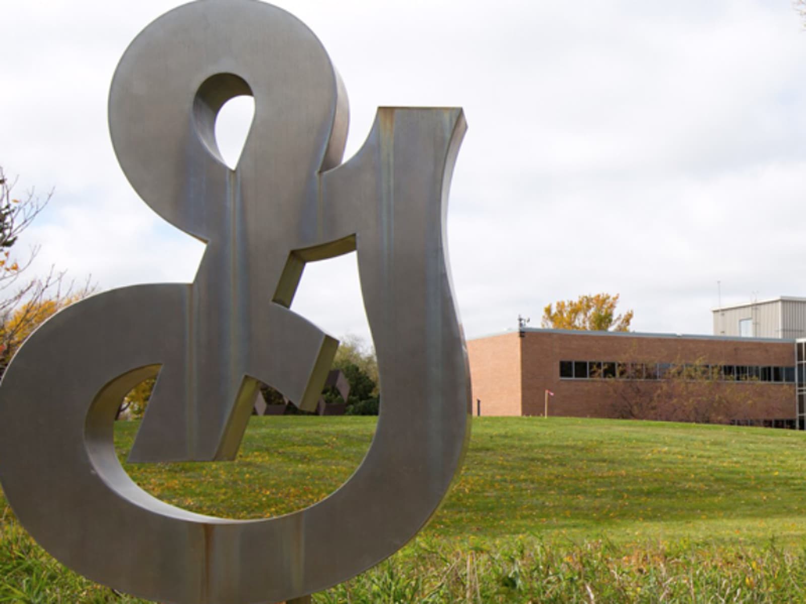 news-general-mills-logo-standing-on-a-green-ground